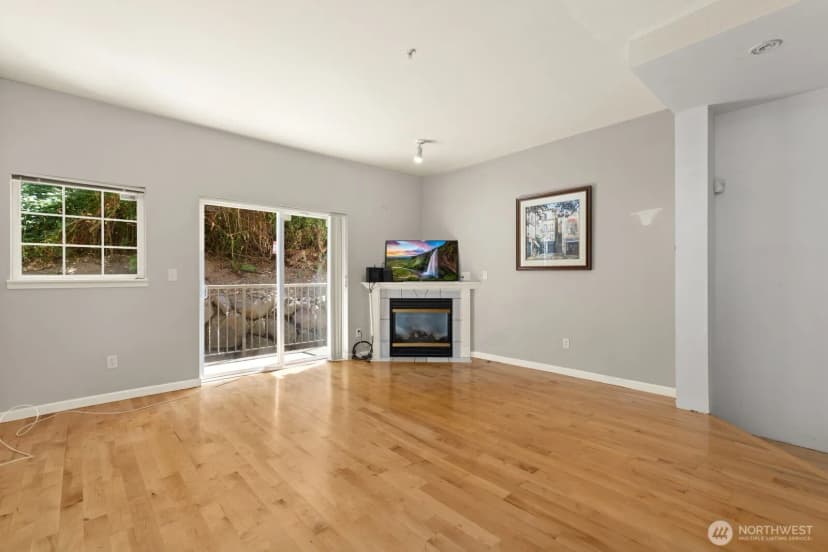 Property photo for 1800 Ne 40 Street #b-4, Renton photo 2