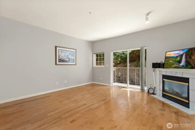 Property photo for 1800 Ne 40 Street #b-4, Renton photo 3