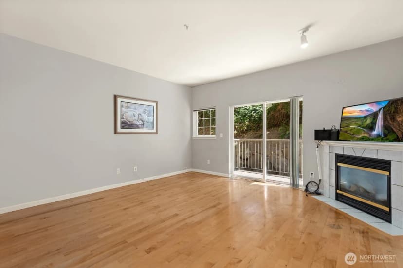Property photo for 1800 Ne 40 Street #b-4, Renton photo 3
