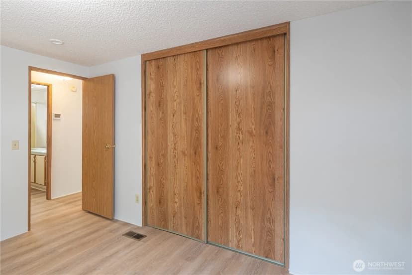 Property photo for 579 Nw Silver Glen Lane, Bremerton photo 18