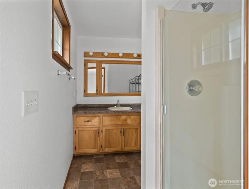 Property photo for 1206 Independence Court, Oak Harbor photo 24
