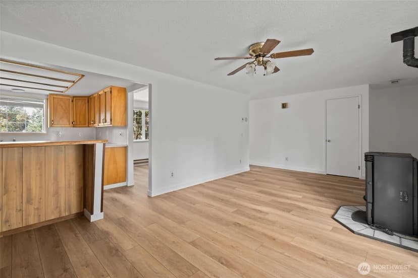 Property photo for 1206 Independence Court, Oak Harbor photo 13