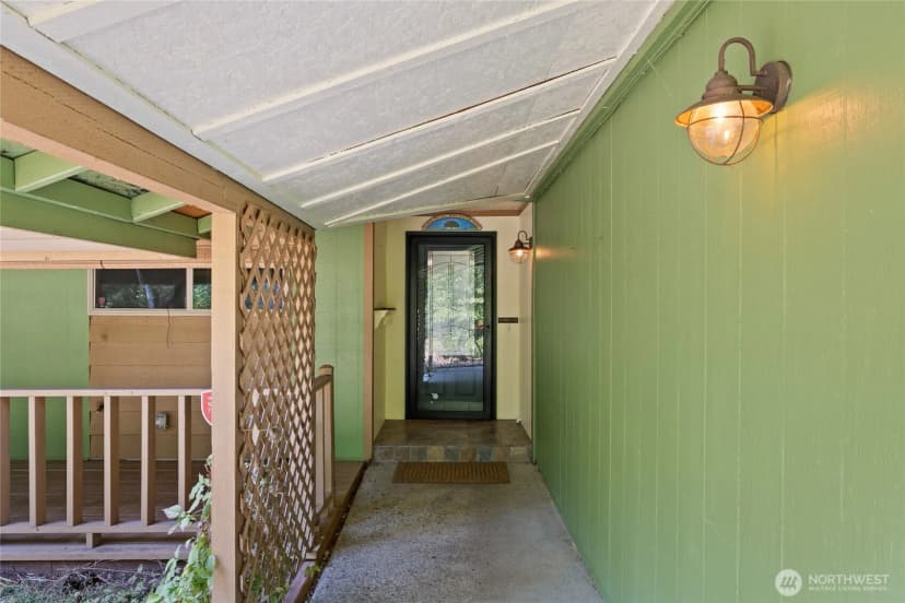 Property photo for 8609 Lake Forest Drive Se, Lacey photo 4