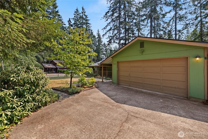 Property photo for 8609 Lake Forest Drive Se, Lacey photo 2