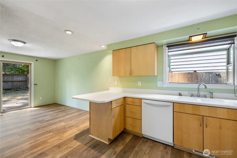 Property photo for 8609 Lake Forest Drive Se, Lacey photo 18