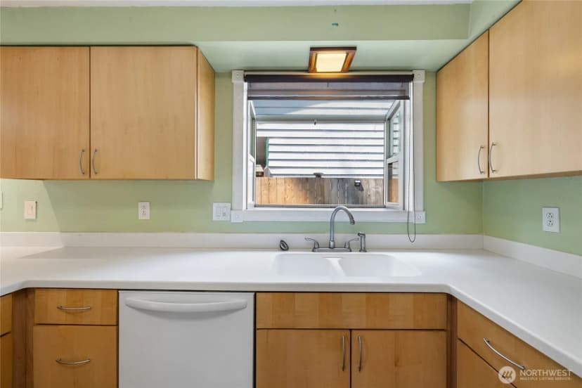 Property photo for 8609 Lake Forest Drive Se, Lacey photo 17