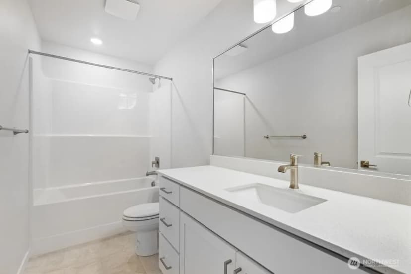 Property photo for 13210 Ne 127th Way #d, Kirkland photo 15