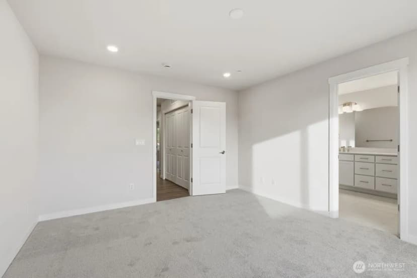 Property photo for 13210 Ne 127th Way #d, Kirkland photo 19