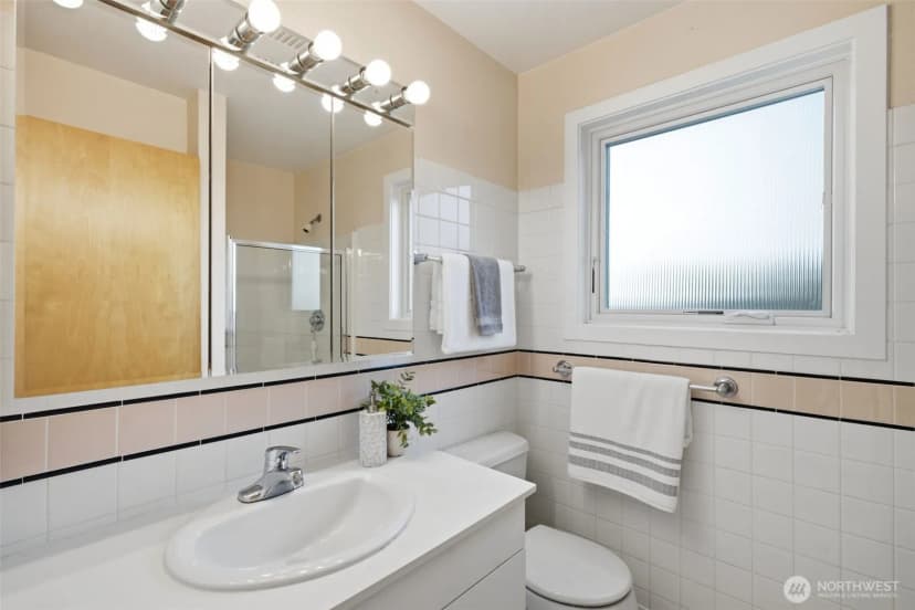 Property photo for 7329 44th Avenue Sw, Seattle photo 20
