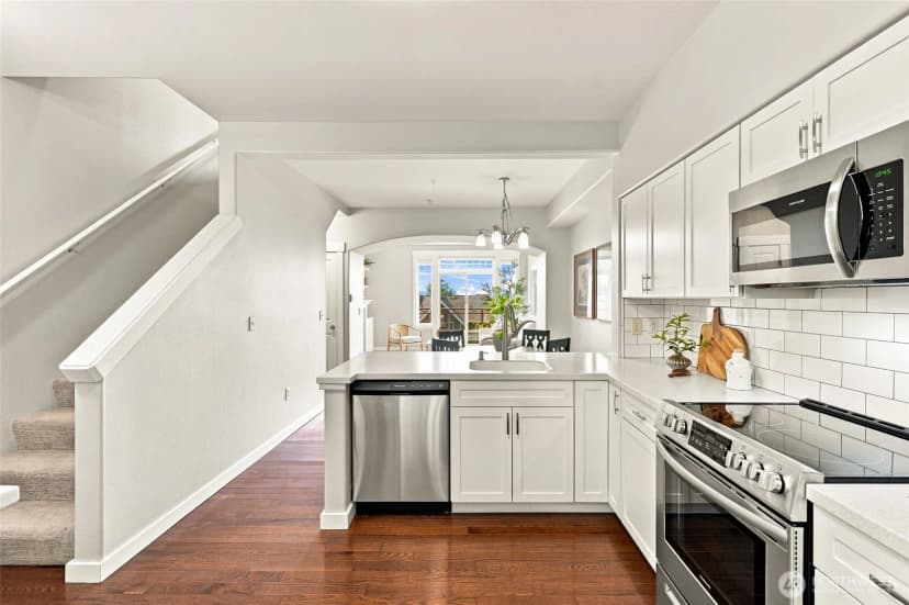 Property photo for 23300 Se Black Nugget Road #m2, Issaquah photo 7