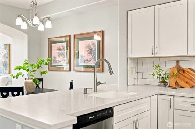 Property photo for 23300 Se Black Nugget Road #m2, Issaquah photo 5