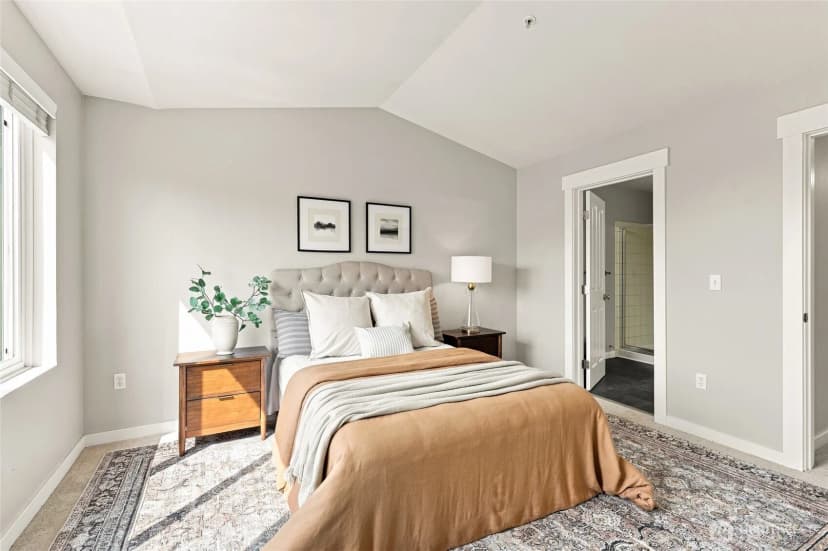 Property photo for 23300 Se Black Nugget Road #m2, Issaquah photo 18