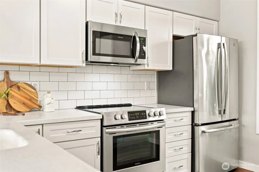 Property photo for 23300 Se Black Nugget Road #m2, Issaquah photo 6