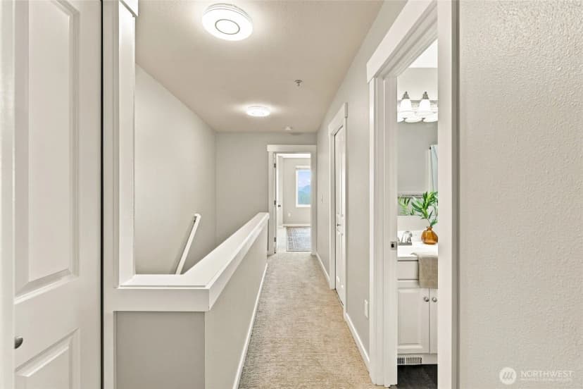 Property photo for 23300 Se Black Nugget Road #m2, Issaquah photo 22