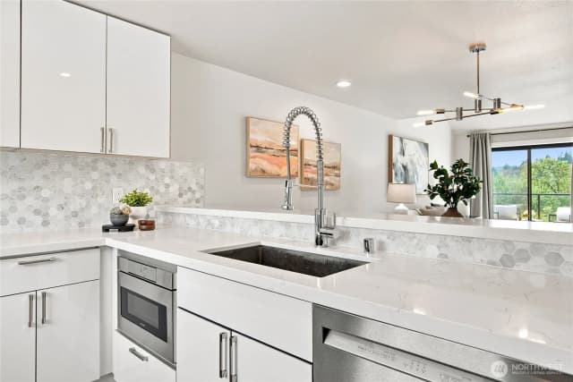Property photo for 6121 Ne 175th Street #a402, Kenmore photo 3