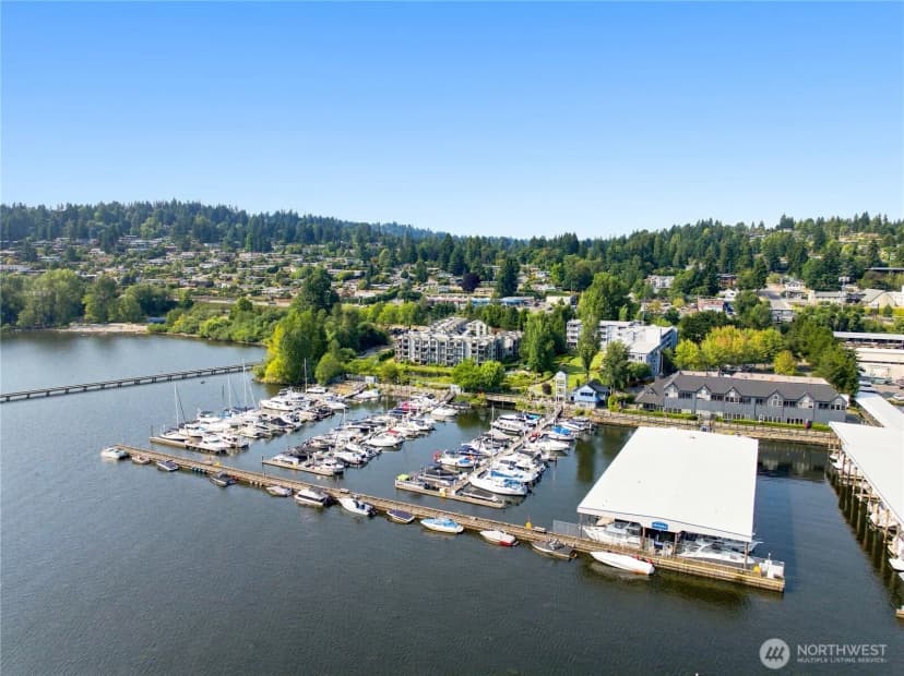 Property photo for 6121 Ne 175th Street #a402, Kenmore photo 32