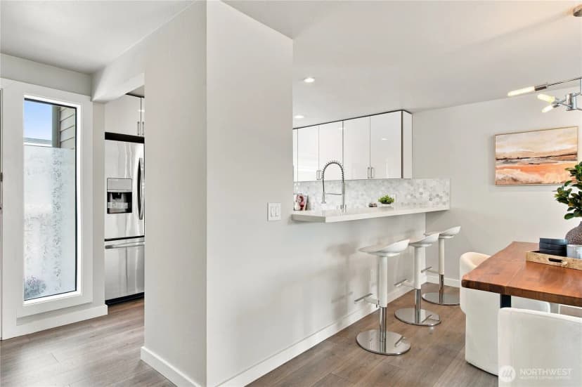 Property photo for 6121 Ne 175th Street #a402, Kenmore photo 5
