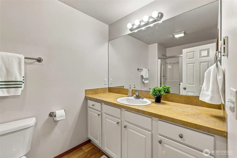 Property photo for 454 Oak Hill Lane, Burlington photo 23