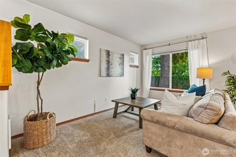 Property photo for 454 Oak Hill Lane, Burlington photo 9