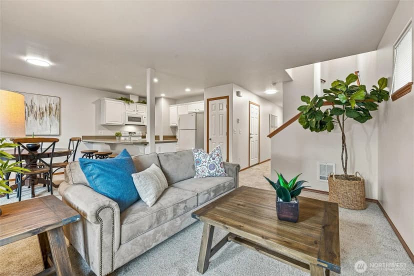 Property photo for 454 Oak Hill Lane, Burlington photo 10