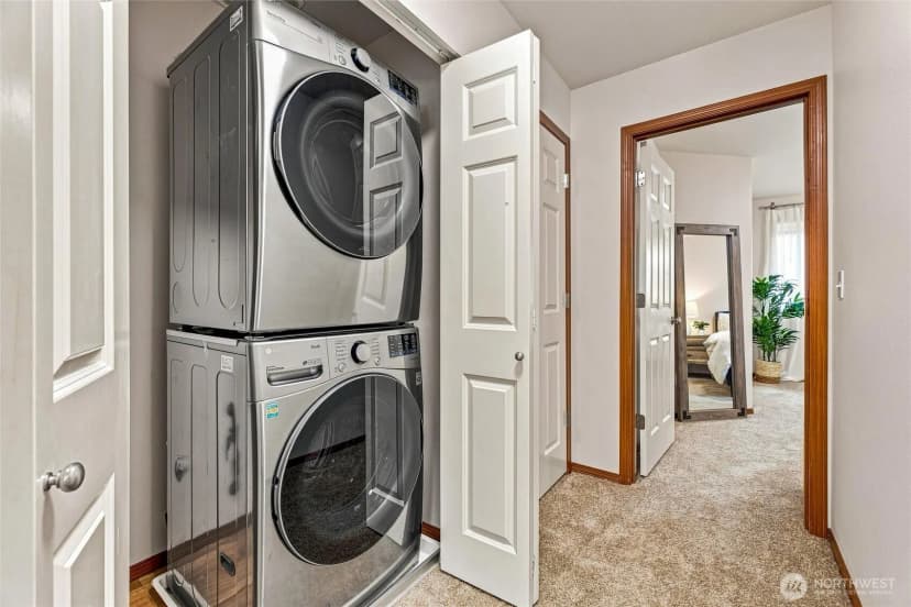 Property photo for 454 Oak Hill Lane, Burlington photo 18