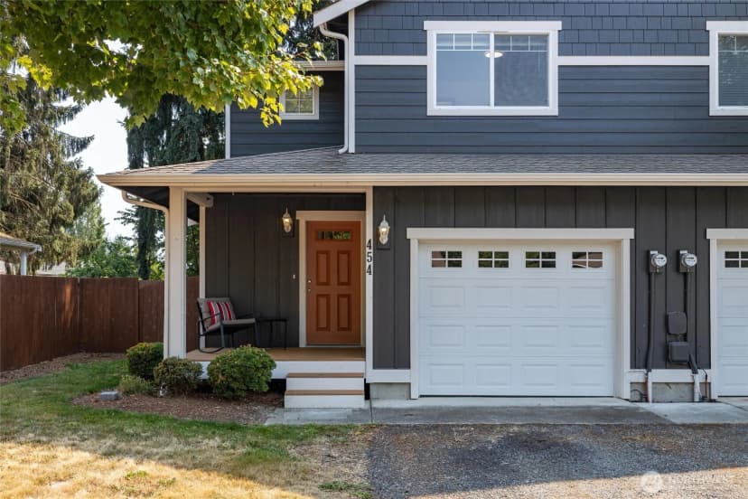 Property photo for 454 Oak Hill Lane, Burlington photo 2