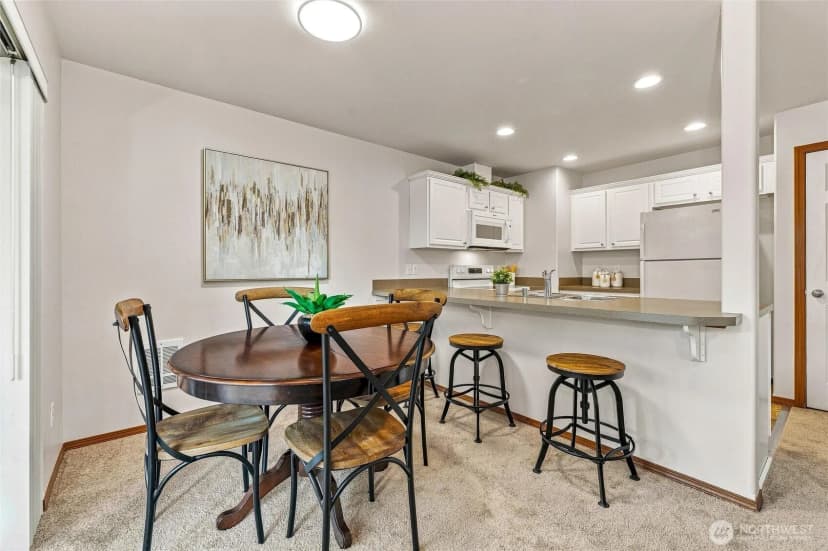 Property photo for 454 Oak Hill Lane, Burlington photo 12