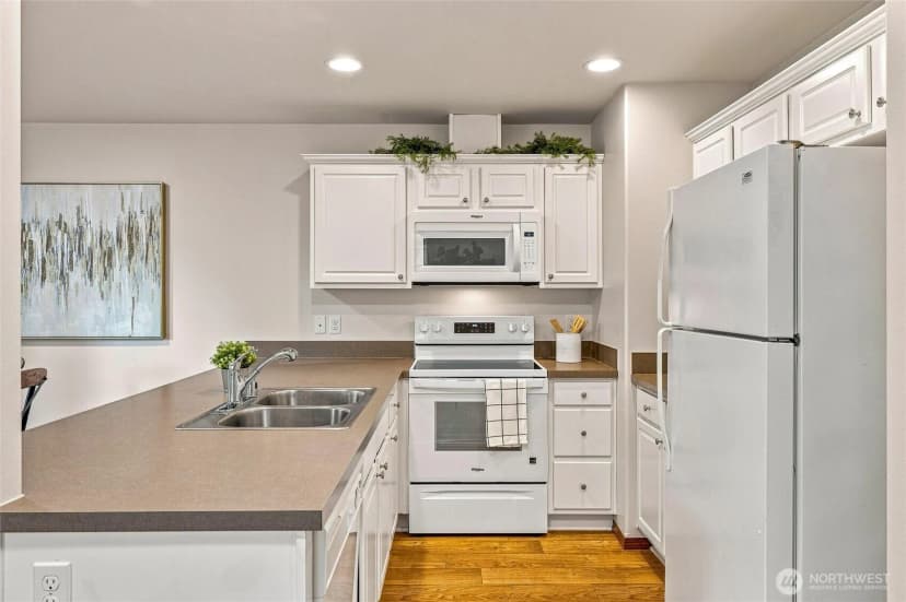 Property photo for 454 Oak Hill Lane, Burlington photo 15
