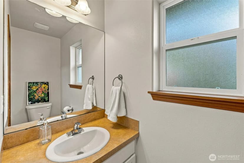Property photo for 454 Oak Hill Lane, Burlington photo 17