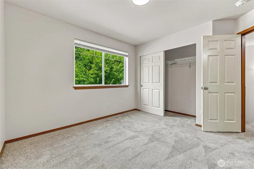 Property photo for 454 Oak Hill Lane, Burlington photo 24