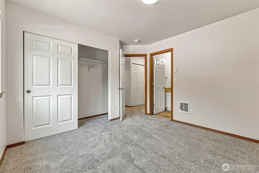 Property photo for 454 Oak Hill Lane, Burlington photo 25