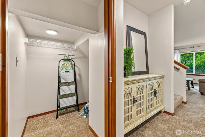 Property photo for 454 Oak Hill Lane, Burlington photo 16