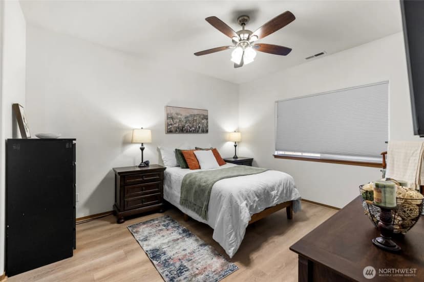 Property photo for 323 N Laventure Road #d, Mount Vernon photo 12
