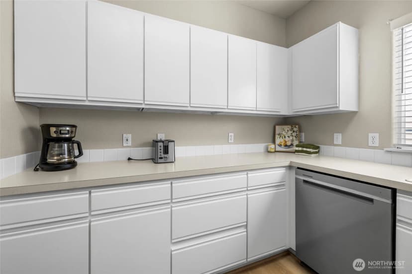 Property photo for 323 N Laventure Road #d, Mount Vernon photo 19