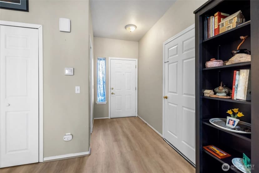 Property photo for 323 N Laventure Road #d, Mount Vernon photo 4