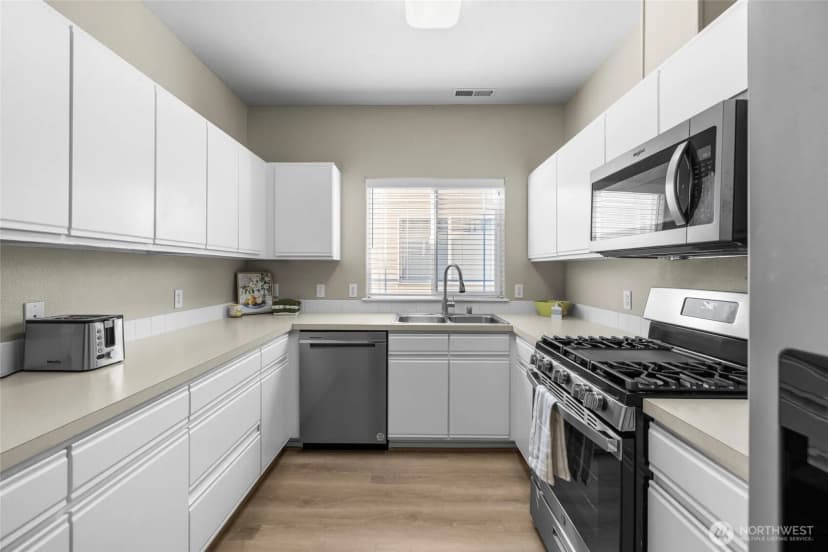 Property photo for 323 N Laventure Road #d, Mount Vernon photo 17