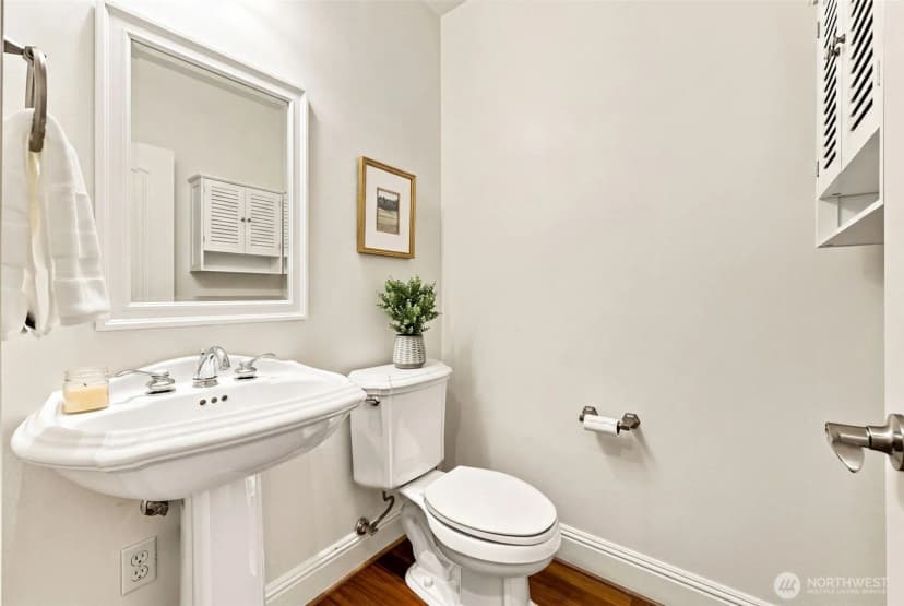 Property photo for 3039 92nd Place Ne, Clyde Hill photo 10