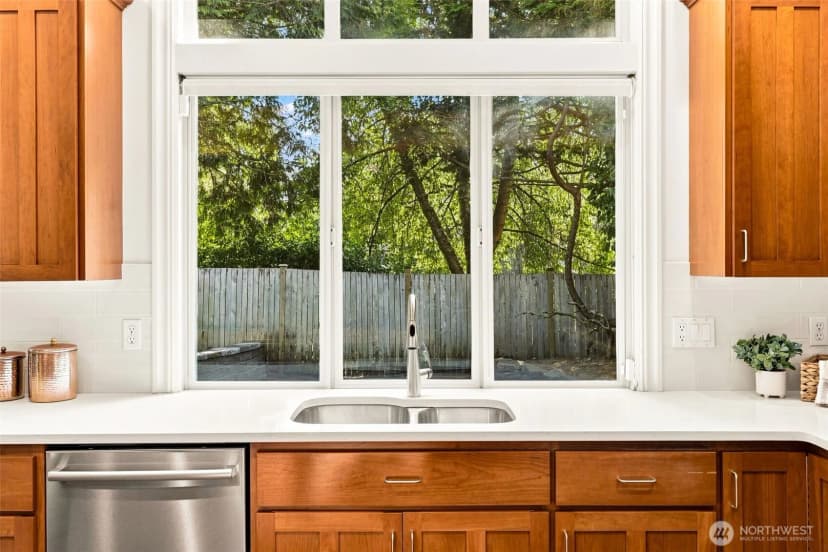 Property photo for 3039 92nd Place Ne, Clyde Hill photo 14