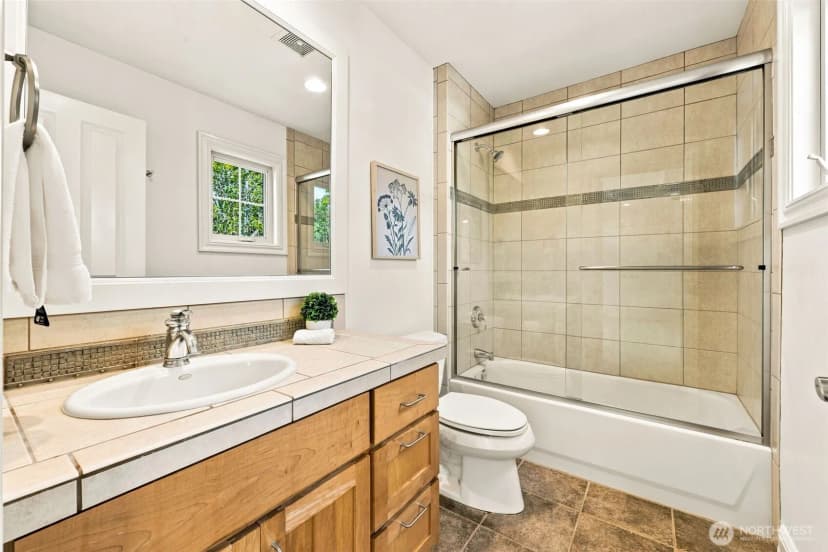 Property photo for 3039 92nd Place Ne, Clyde Hill photo 31