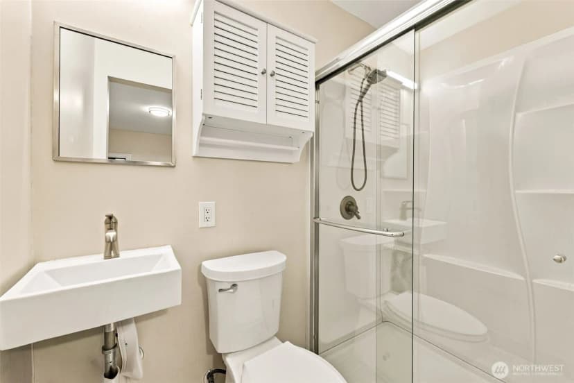 Property photo for 3039 92nd Place Ne, Clyde Hill photo 36