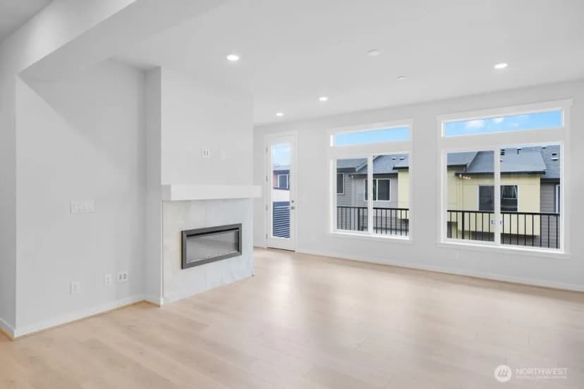 Property photo for 13216 Ne 127th Court #a, Kirkland photo 3