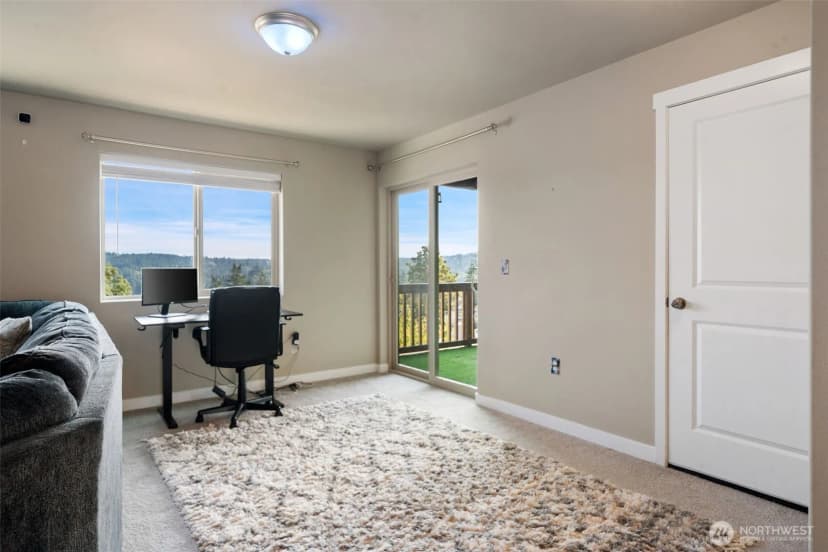 Property photo for 2416 W Echo Bay Dr, Bremerton photo 9