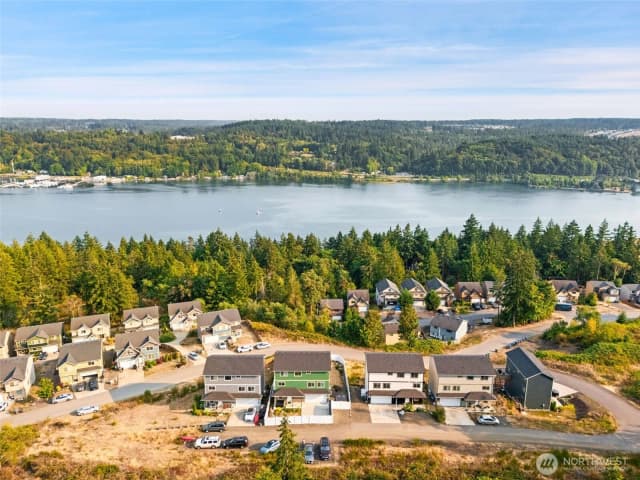 Property photo for 2416 W Echo Bay Dr, Bremerton