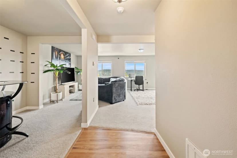 Property photo for 2416 W Echo Bay Dr, Bremerton photo 6