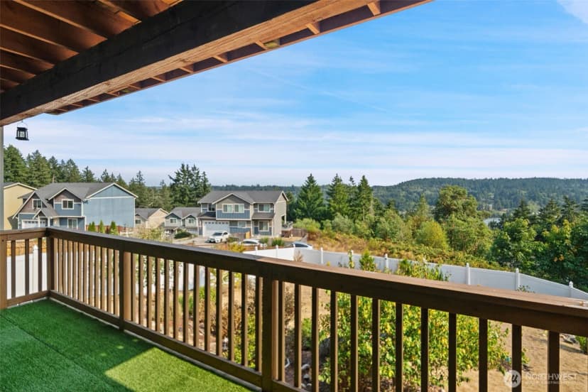Property photo for 2416 W Echo Bay Dr, Bremerton photo 18