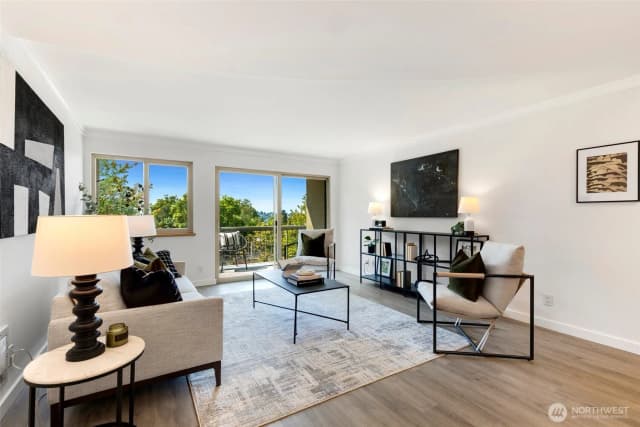 Property photo for 732 11th Avenue E #305, Seattle photo 3