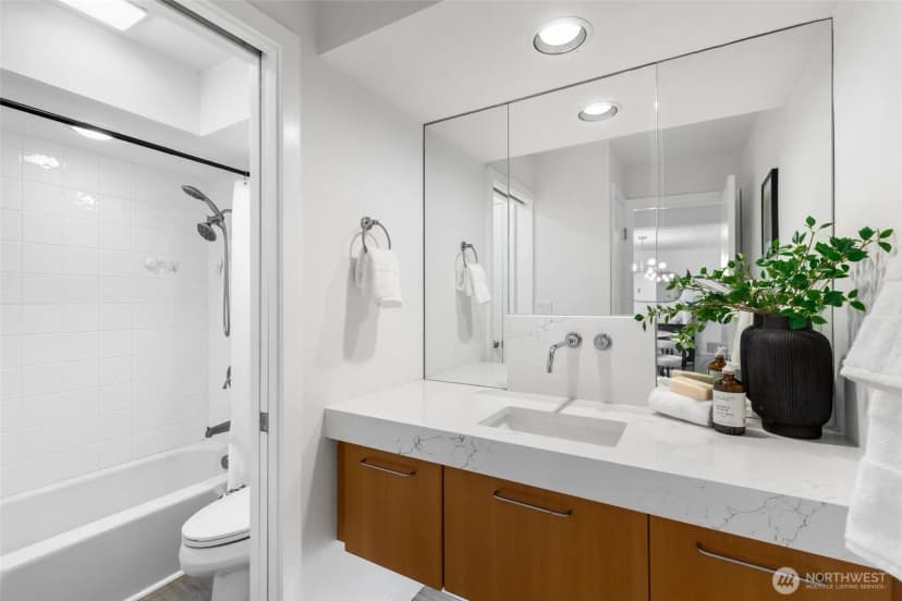 Property photo for 732 11th Avenue E #305, Seattle photo 28