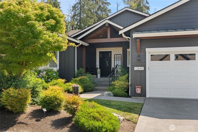Property photo for 10849 Ne Apple Tree Point Lane, Kingston photo 2