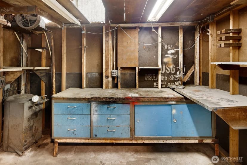 Property photo for 10708 17th Avenue Ne, Seattle photo 18