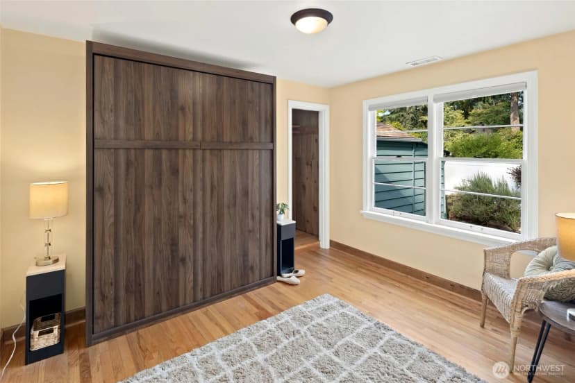 Property photo for 10708 17th Avenue Ne, Seattle photo 15